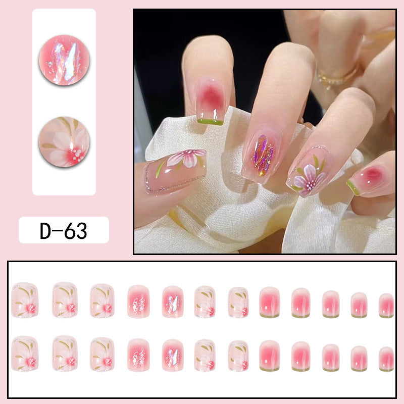 Camellia Bloom Nails – Zarte Nail Patches im Blüten-Verlauf