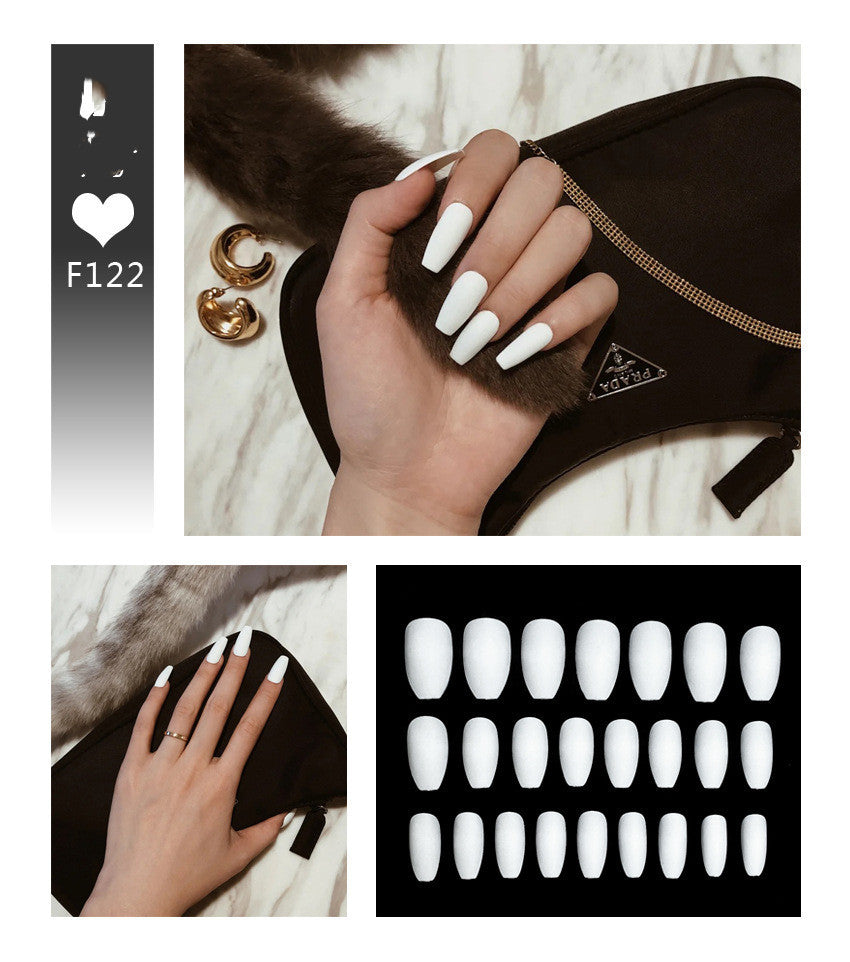 Matte Ballet Nails – Zarte Press-On Nägel im Ballett-Stil
