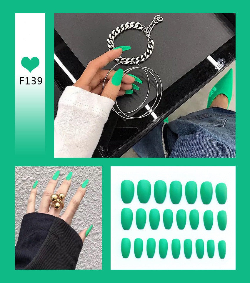 Matte Ballet Nails – Zarte Press-On Nägel im Ballett-Stil