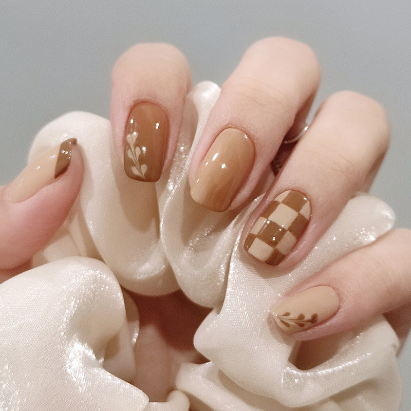 Latte Glow Nail Patch – Selbstklebende Trage-Nägel im natürlichen Stil