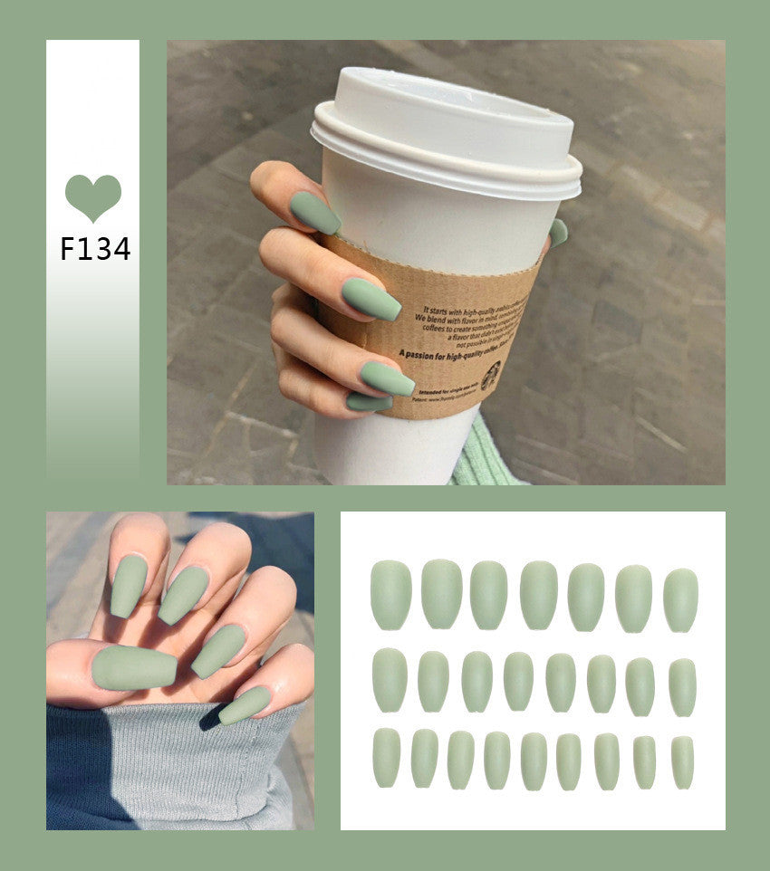 Matte Ballet Nails – Zarte Press-On Nägel im Ballett-Stil